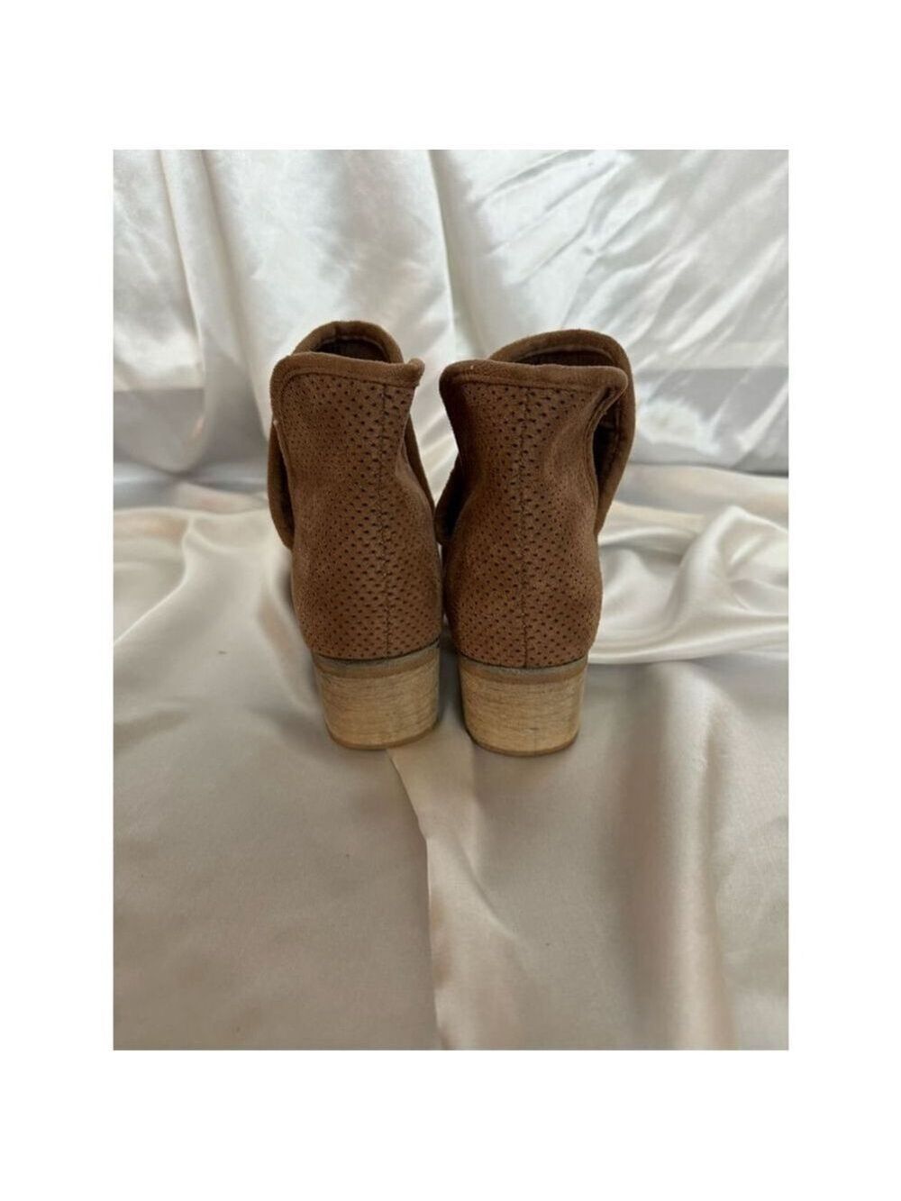 ☔️ Seven Booties - Picture 5 of 8